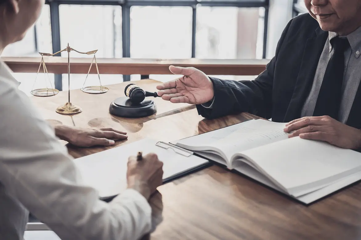 expliquer une notion juridique complexe à un non-juriste avec une méthode simple